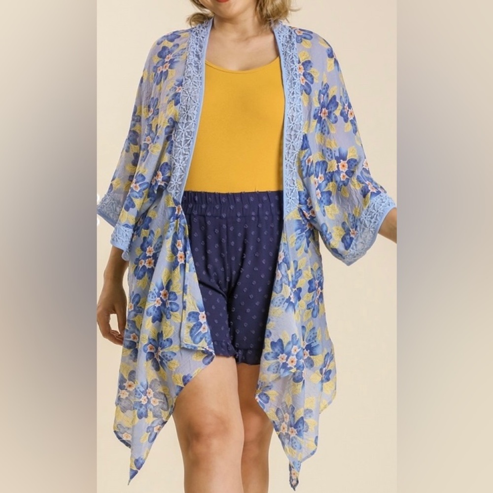 Umgee Blue and Yellow Floral Kimono. Size XL/1XL.